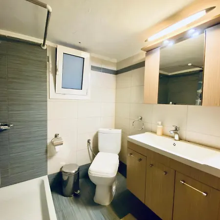 Aristoteles Square Apartment *
